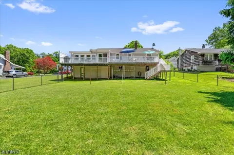 Exterior - 62 New St, Hampton, NJ 08827 photo 7 of 8