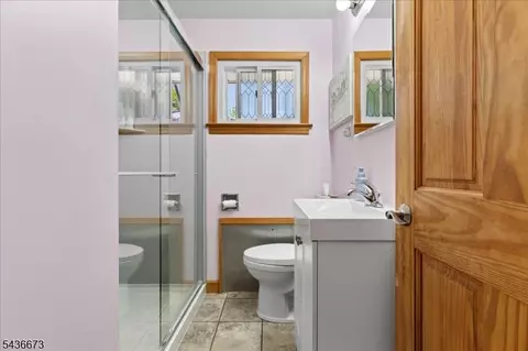 Bath - 62 New St, Hampton, NJ 08827 photo 1 of 1
