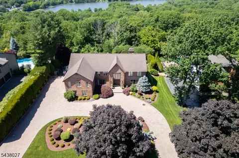 10 Pinnacle Pt, Randolph, NJ 07869