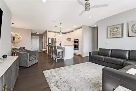 1 Vanderbilt Blvd #309, Florham Park, NJ 07932