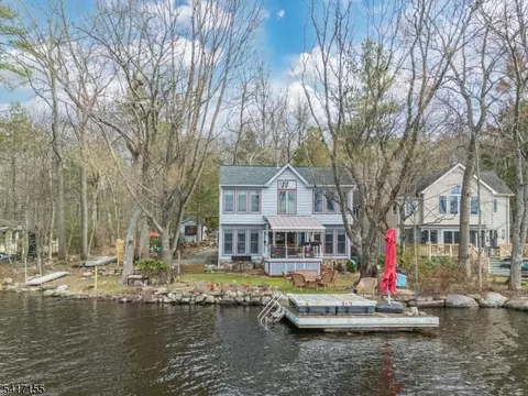 239 E Shore Lake Owassa Rd, Newton, NJ 07860