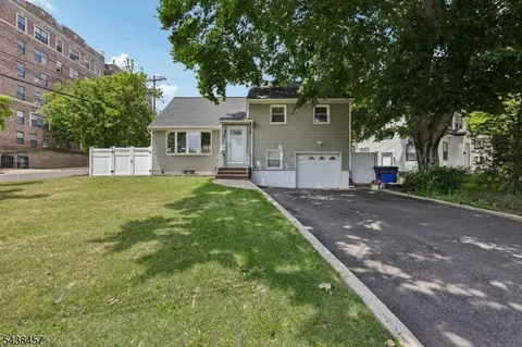 1 Franklin Pl, Hackensack, NJ 07601