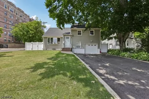 1 Franklin Pl, Hackensack, NJ 07601 photo 2