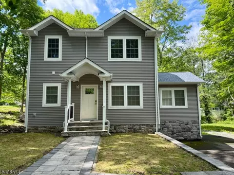 9 Beaver Trl, Stockholm, NJ 07460