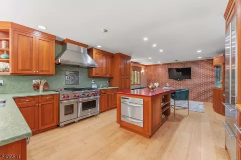 486 Summit Rd, Mountainside, NJ 07092