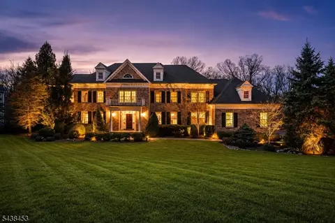 56 Will Ln, Watchung, NJ 07069