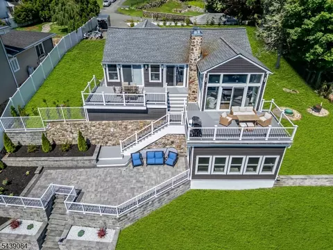 12 Bass Rock Rd, Hopatcong, NJ 07843