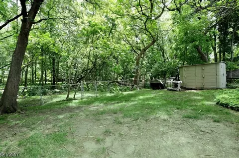 Exterior - 396 Burlington Rd, Paramus, NJ 07652 photo 7 of 8