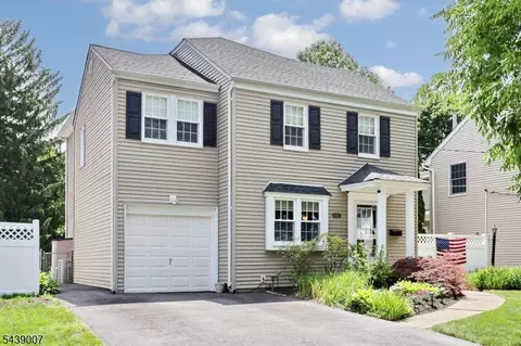 Exterior - 396 Burlington Rd, Paramus, NJ 07652 photo 8 of 8