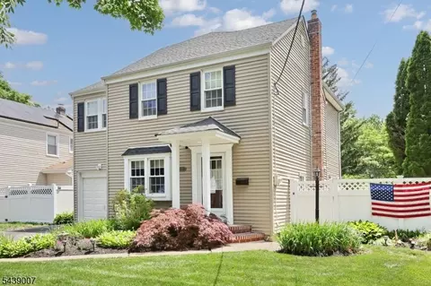 396 Burlington Rd, Paramus, NJ 07652