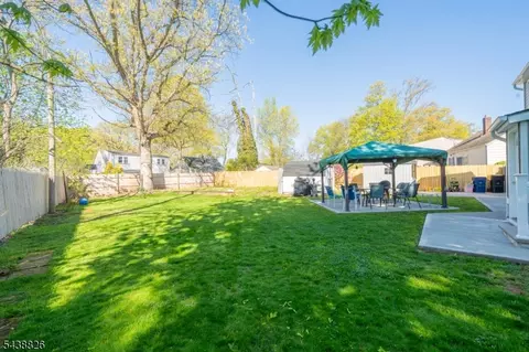 818 Sterling St, Plainfield, NJ 07062