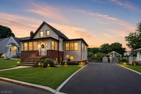 22 Passaic Ave, Hasbrouck Heights, NJ 07604