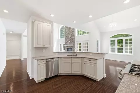 8 Fields Way, Budd Lake, NJ 07828 photo 5