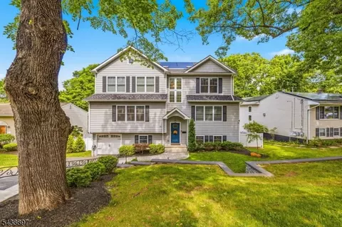 46 Edgemere Rd, Livingston, NJ 07039