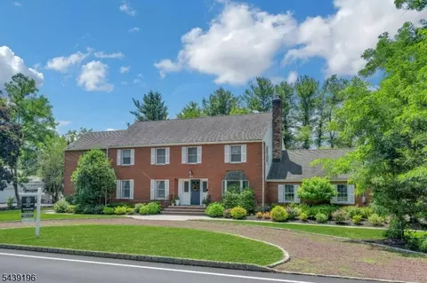 31 Garfield Ave, Madison, NJ 07940