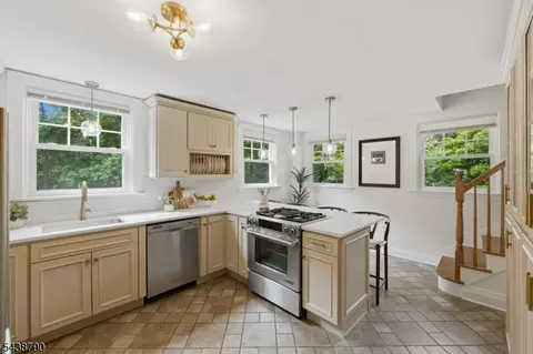 610 Springfield Ave, Summit, NJ 07901 photo 9