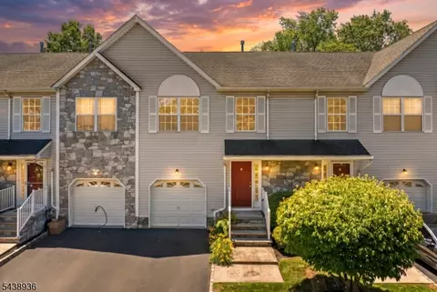 5 Edith Pl, Somerset, NJ 08873