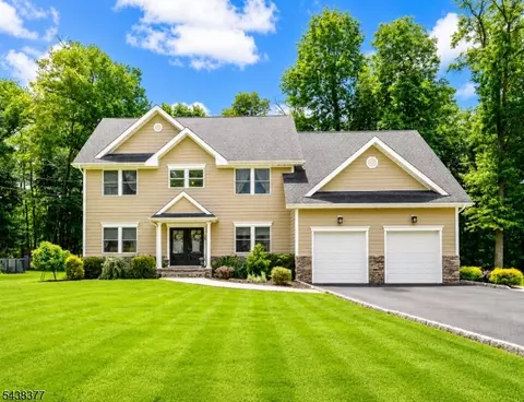 86 Highland Ave, Bridgewater, NJ 08807
