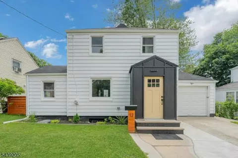 12 Lerome Pl, Teaneck, NJ 07666