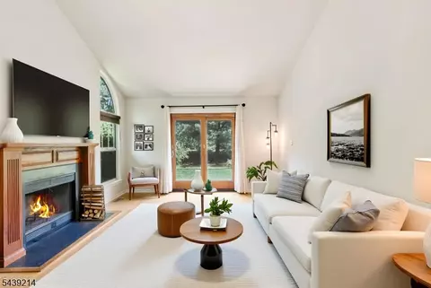 325 Greenfield Rd, Bridgewater, NJ 08807