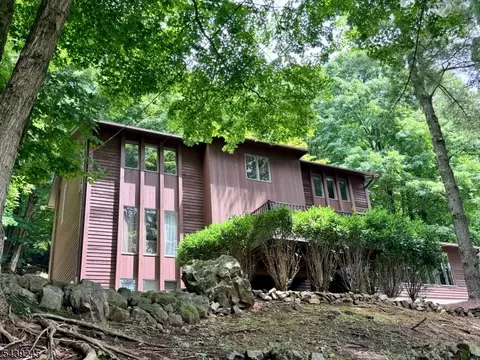 828 Star View Way, Bridgewater, NJ 08807