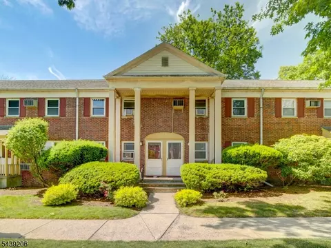 500 S Center St #E11, City Of Orange, NJ 07050