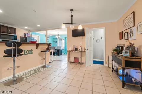 10 Bently Ln, Willingboro, NJ 08046