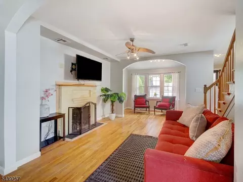 8 Pine St, West Orange, NJ 07052