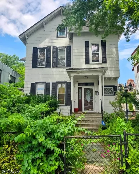 65 Lincoln St, East Orange, NJ 07017