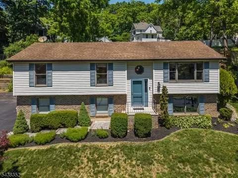 49 E Main St, High Bridge, NJ 08829