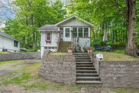 133 Woodside Ave, Newton, NJ 07860