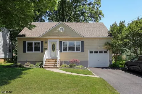 213 Sailer St, Cranford, NJ 07016