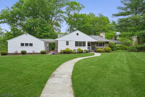 25 Grove St, Caldwell, NJ 07006