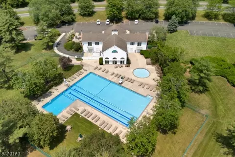 Exterior - 11 Hampton Ct, Basking Ridge, NJ 07920 photo 4 of 4