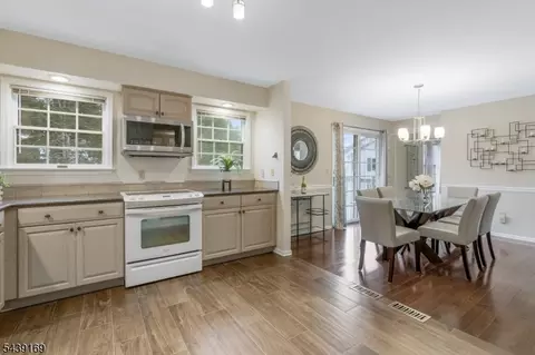 Other - 11 Hampton Ct, Basking Ridge, NJ 07920 photo 3 of 11