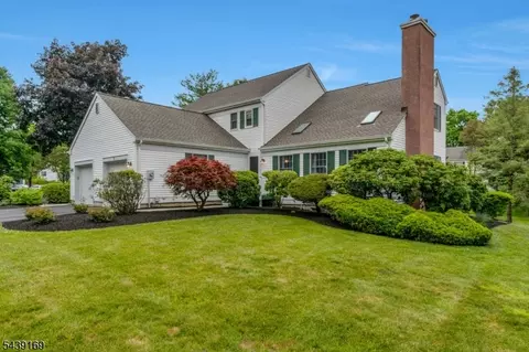 11 Hampton Ct, Basking Ridge, NJ 07920