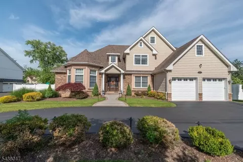 116 French Hill Rd, Wayne, NJ 07470