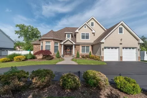 116 French Hill Rd, Wayne, NJ 07470