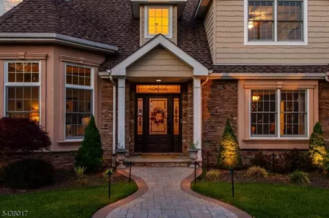 116 French Hill Rd, Wayne, NJ 07470