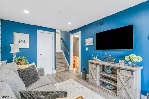 7 Center Pl, Middlesex, NJ 08846 photo 14