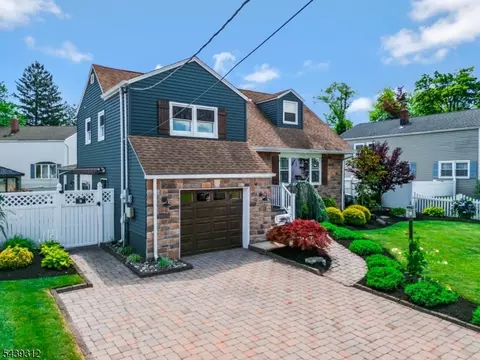 7 Center Pl, Middlesex, NJ 08846 photo 2