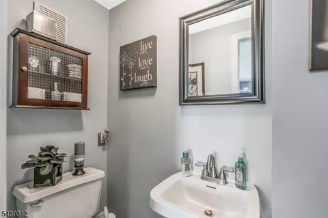 7 Center Pl, Middlesex, NJ 08846 photo 12