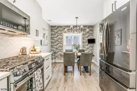 7 Center Pl, Middlesex, NJ 08846 photo 6