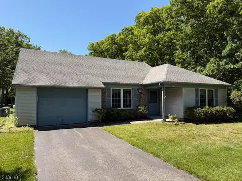 541 Petunia Ln, Manchester Township, NJ 08759