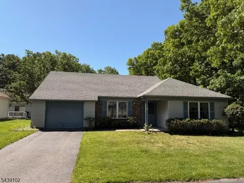 541 Petunia Ln, Manchester Township, NJ 08759