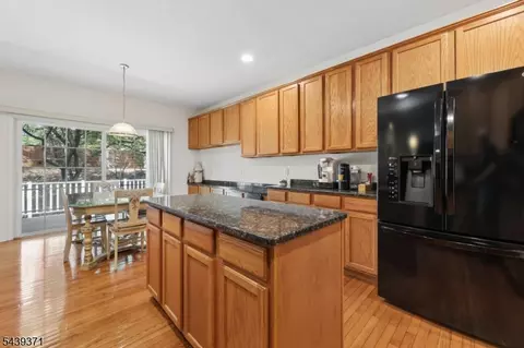 Kitchen - 122 White Pine Ct, Paramus, NJ 07652 photo 2 of 2