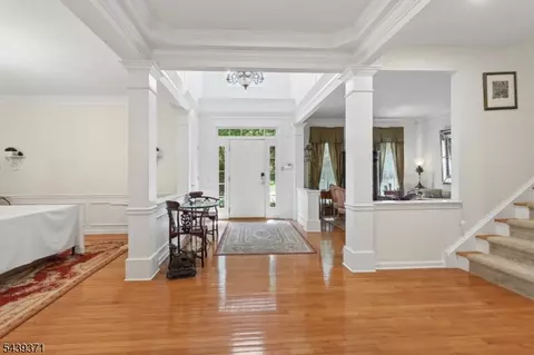 Entry Way - 122 White Pine Ct, Paramus, NJ 07652 photo 5 of 8