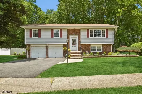 42 Davenport Ave, Roseland, NJ 07068