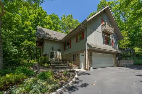 1150 Lakeside Dr E, Highland Lakes, NJ 07422