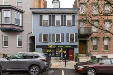 21 N 2nd St, Easton, PA 18042